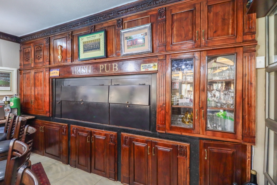 4 Bedroom Property for Sale in Heuwelsig Free State